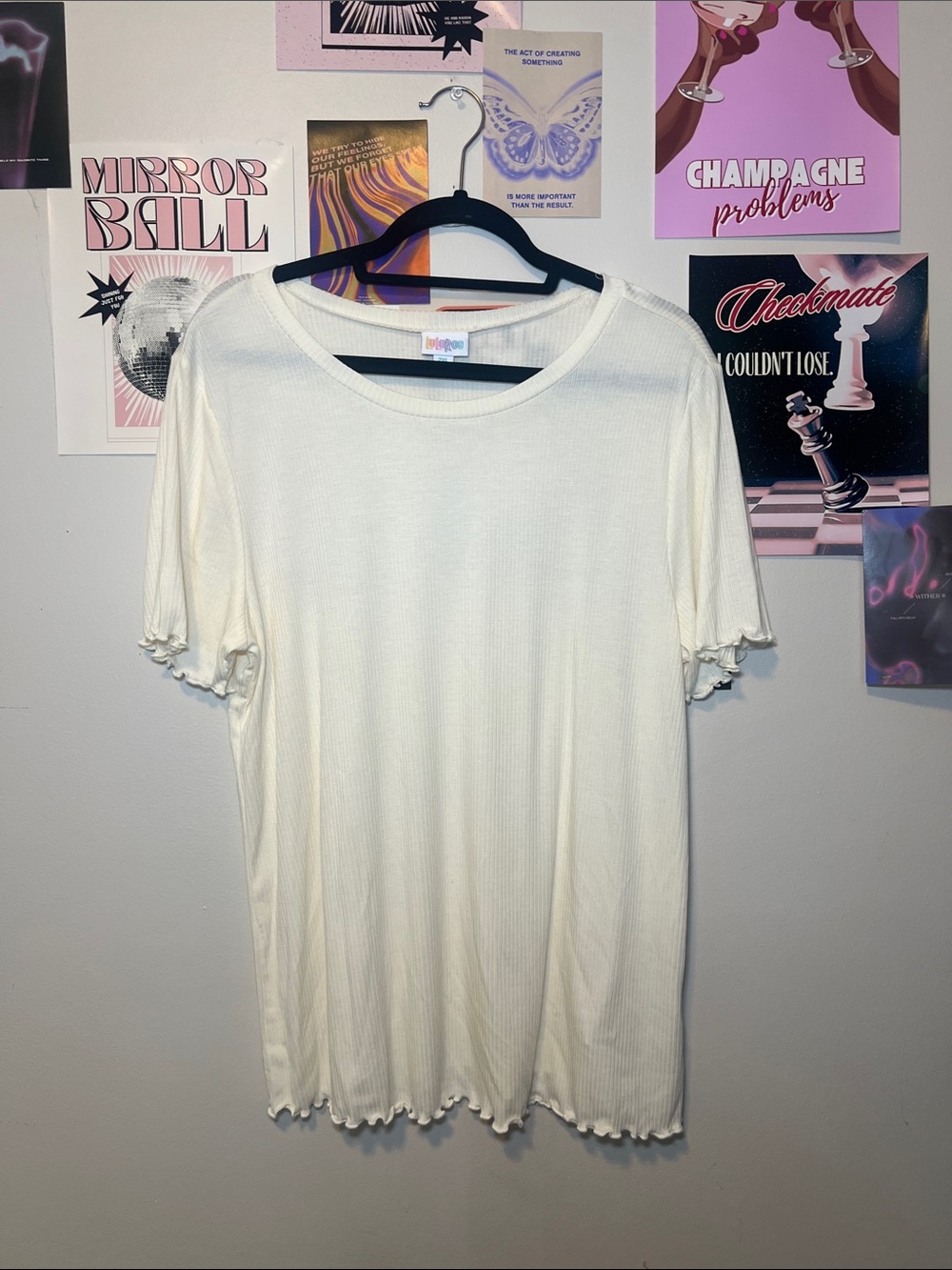 LuLaRoe Cream Ribbed Short Sleeve Tee with Lettuce Hem